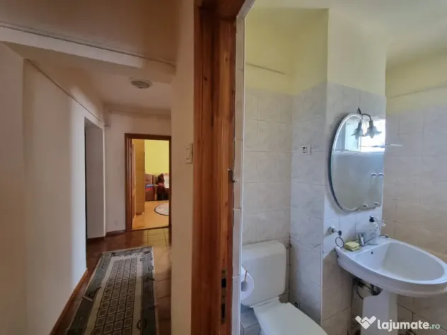 Zona face totul! Apartament 3 camere decomandate, Ultracentr