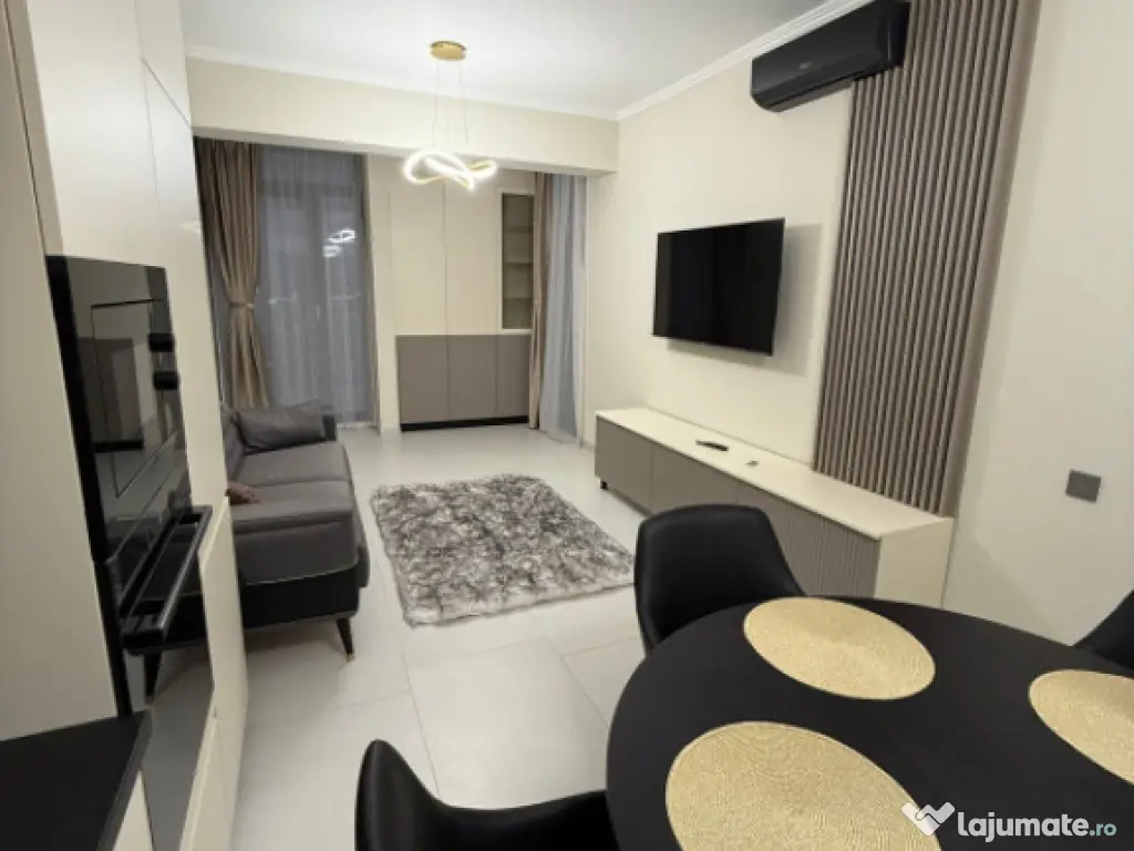 Apartament 2 camere, lux, parcare, zona Vivo