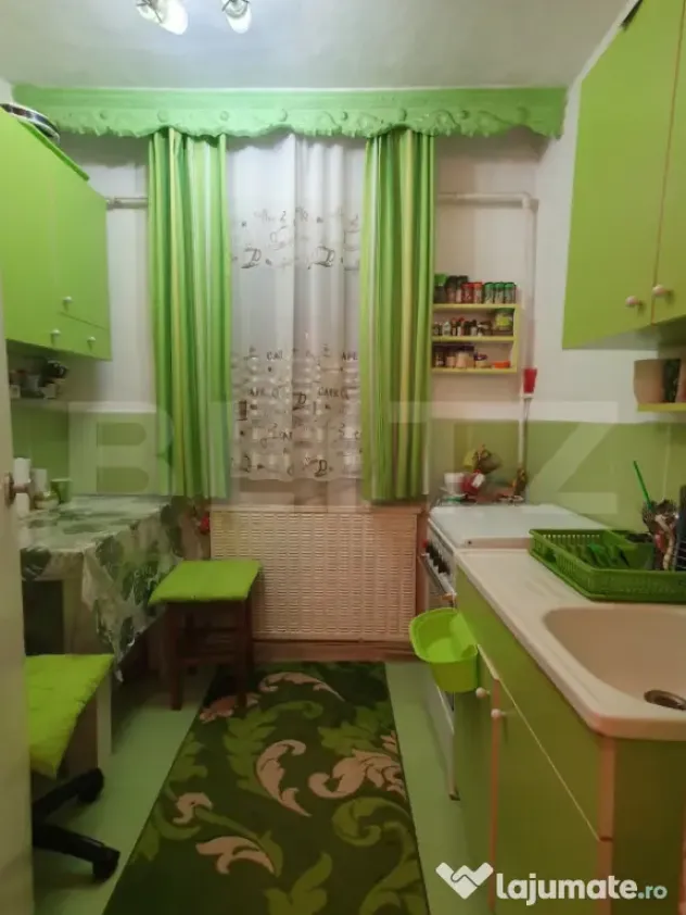 Garsonieră decomandată, renovată complet, zonă centrală