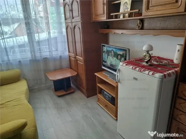COLOSSEUM; Camera cu baie mobilata utilata Astra