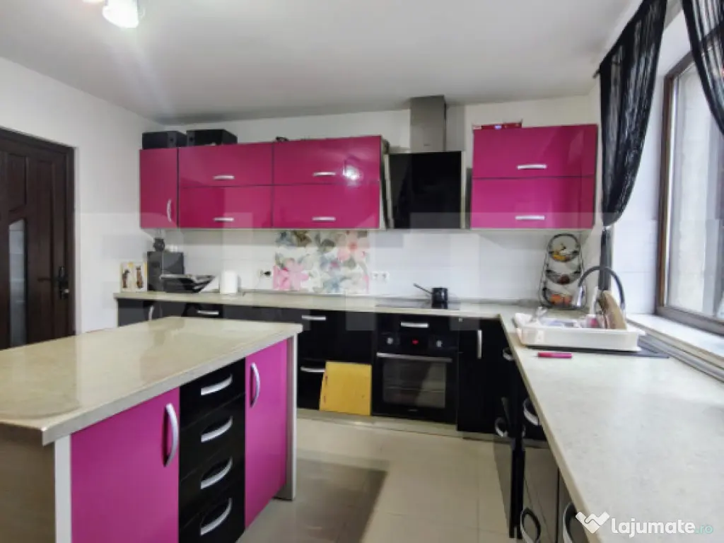 Casă spațioasă de vânzare în zona Rompetrol-Bistrita