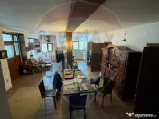 Casă / Vilă cu 7 camere de vânzare 