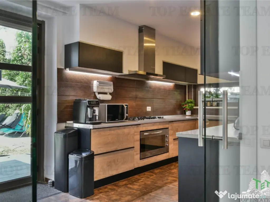Vila premium cu 7 camere, piscina privata si terasa de 90 mp