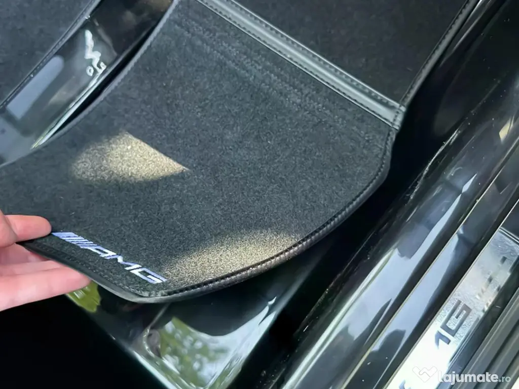 Masinuta electrica pt. 2 copii Mercedes G63, 4x 200W, 24V-14Ah Black