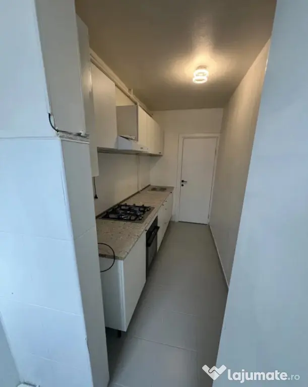 Garsoniera proaspat renovata 30 mp, etaj intermediar, carti