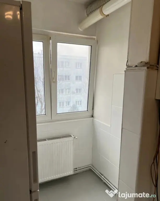 Garsoniera proaspat renovata 30 mp, etaj intermediar, carti