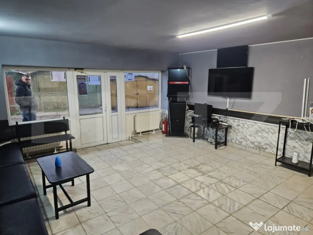 Spațiu comercial de vânzare, 89 mp, vitrină stradală, co