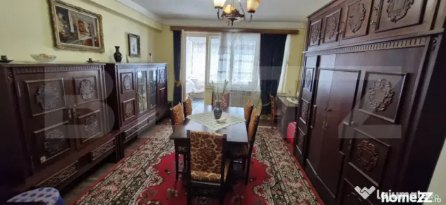 Apartament 3 camere, 116 mp, Găești – zonă centrală
