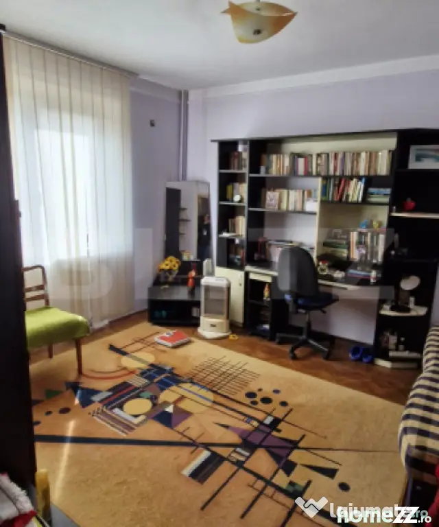 Apartament 3 camere, 116 mp, Găești – zonă centrală