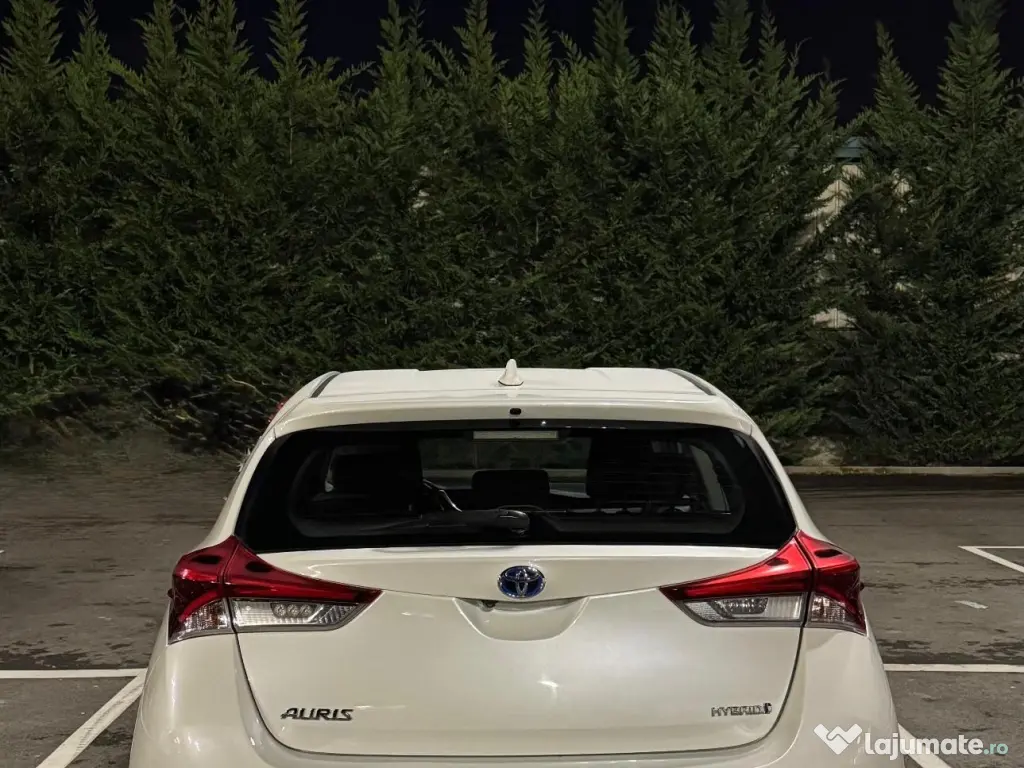Toyota Auris Hybrid