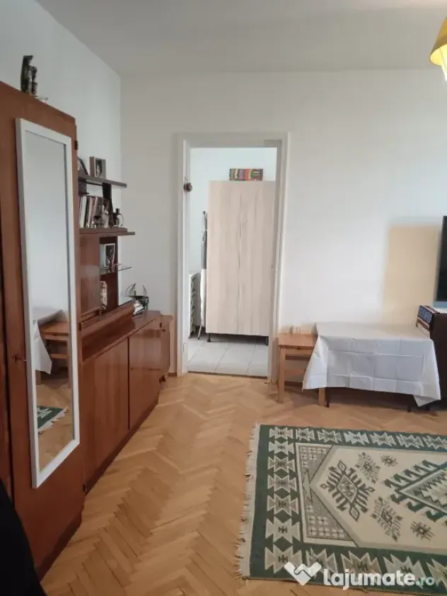 Cosbuc, central, 2 camere, cu mansarda