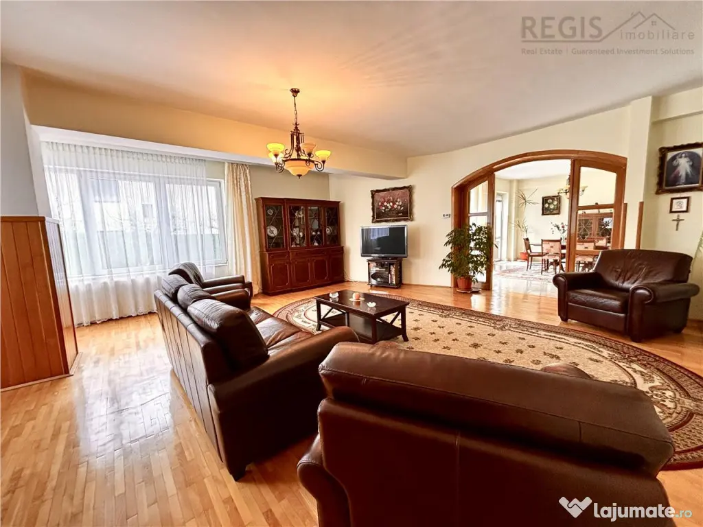 Vila zona Coresi | 1170 mp teren | 6 camere | De