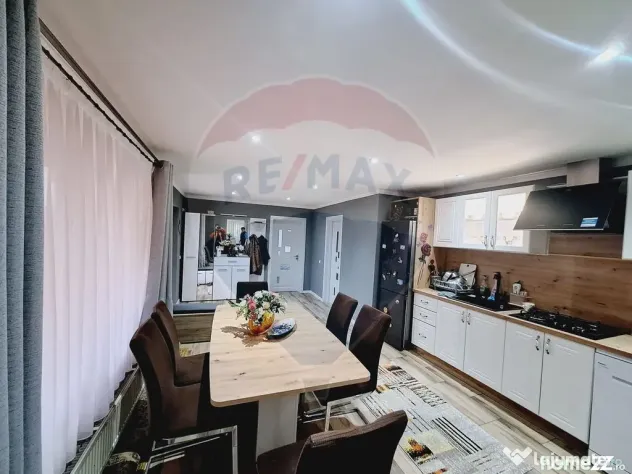 Casă cu 3 camere de vânzare in Hidiselu de Sus