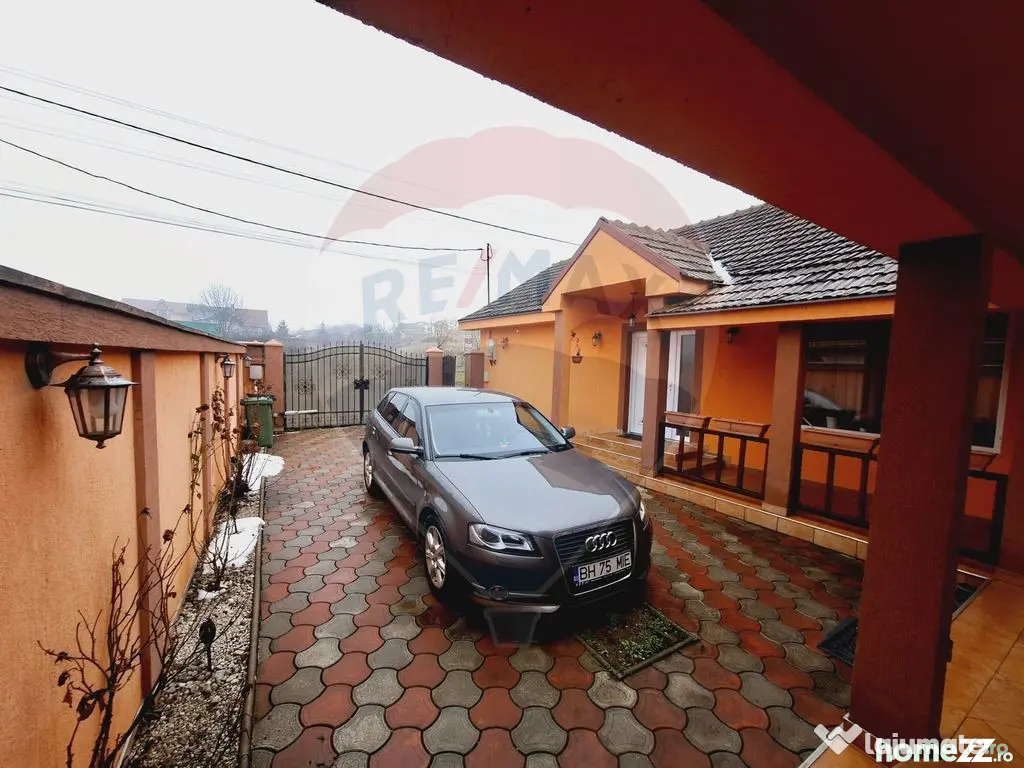 Casă cu 3 camere de vânzare in Hidiselu de Sus