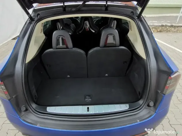 Tesla Model X 90D free supercharging
