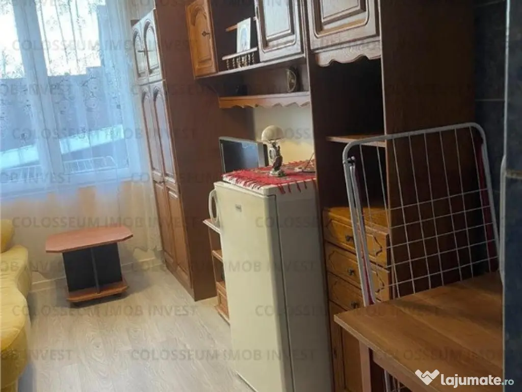 Colosseum; Camera cu baie mobilat utilat renovat Astra Orizont