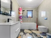 Casă nouă - 2800 mp teren 