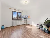 Casă nouă - 2800 mp teren 