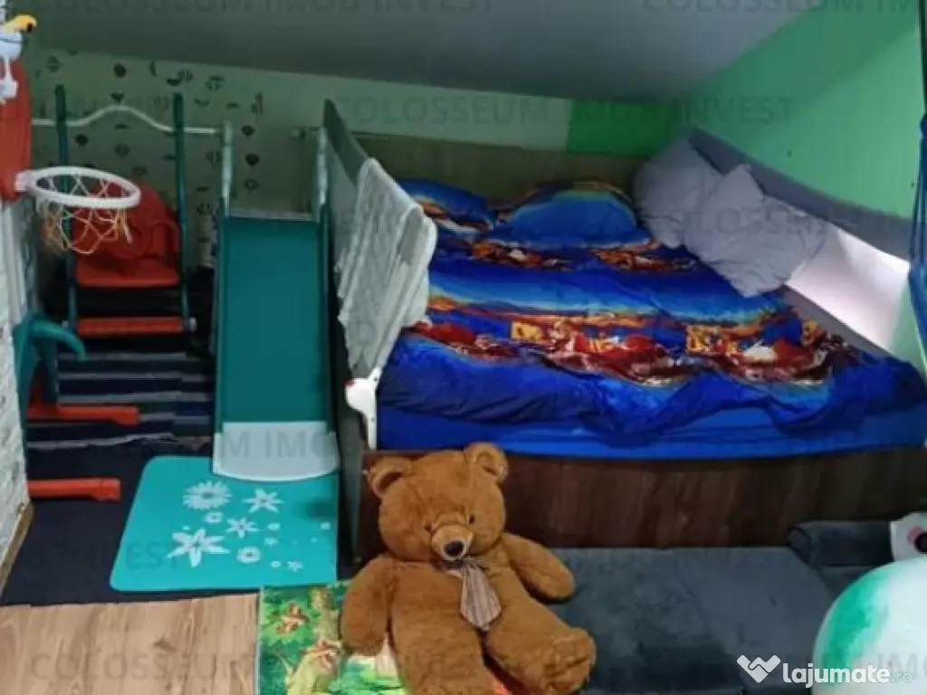 Apartament 3 camere, decomandat - zona Sanpetru