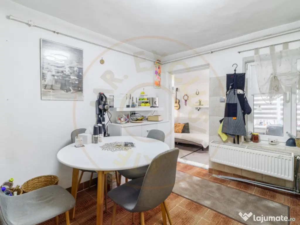 Casa cu gradina aproape de metrou 1 Mai - 232 mp curte liber