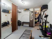 Casa cu gradina aproape de metrou 1 Mai - 232 mp curte liber 