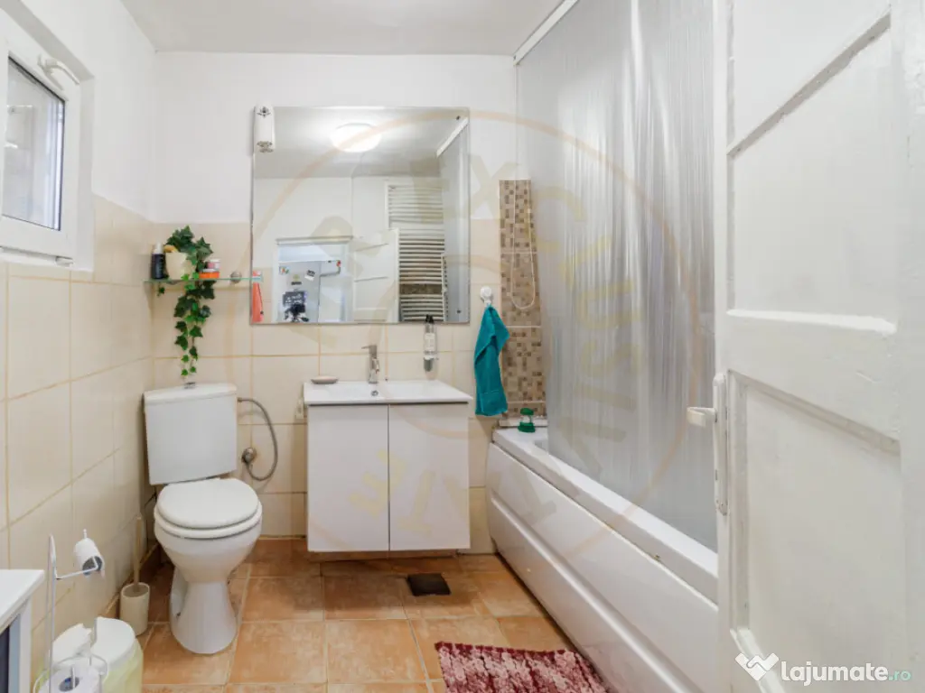 Casa cu gradina aproape de metrou 1 Mai - 232 mp curte liber