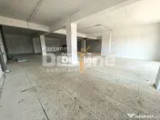 Spatiu Comercial 217 mp parter + 2 parcari la intrare in Car 