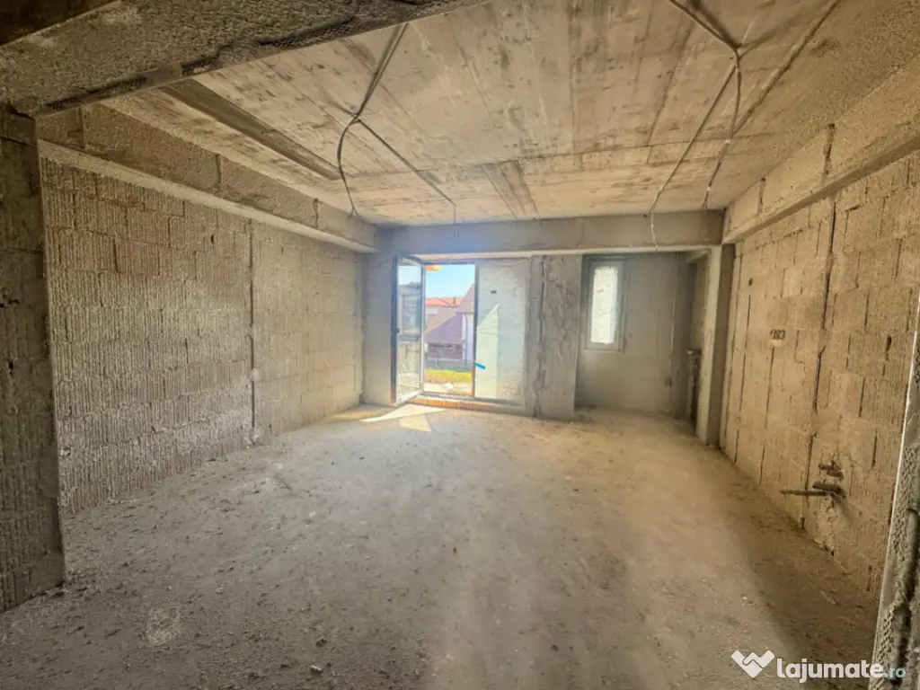 Garsonieră bloc nou, 36 mp utili + balcon, zona Vest