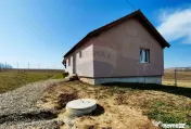Casa cu 2 camere de vânzare 
