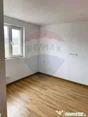 Casa cu 2 camere de vânzare 
