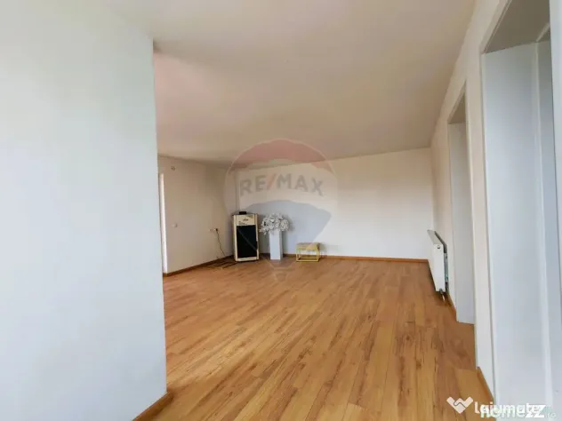 Casa cu 2 camere de vânzare