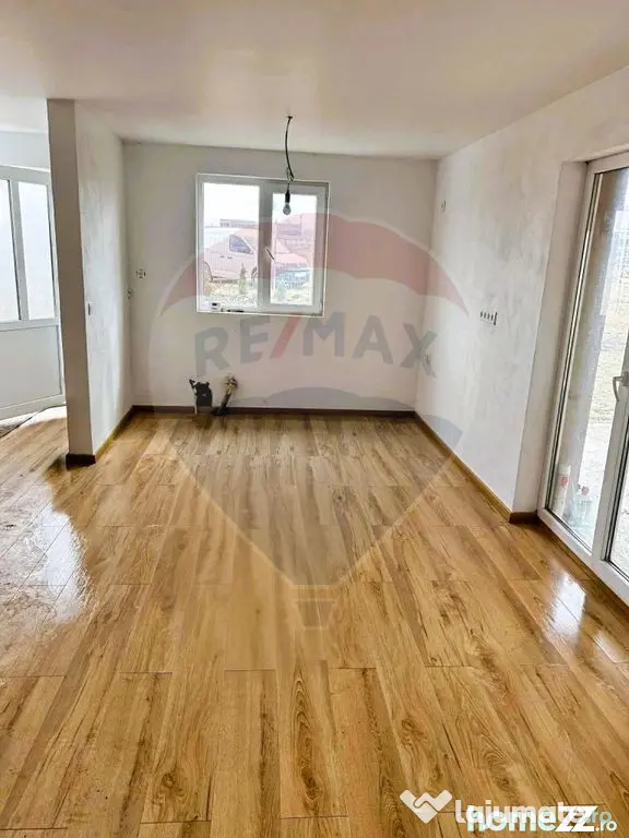Casa cu 2 camere de vânzare