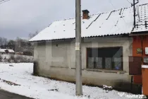 Casa cu teren de vanzare in Uriu