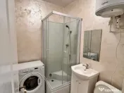 Cameră de cămin cu baie proprie,etaj 2,renovată complet 