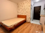 Cameră de cămin cu baie proprie,etaj 2,renovată complet 