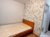 Cameră de cămin cu baie proprie,etaj 2,renovată complet 