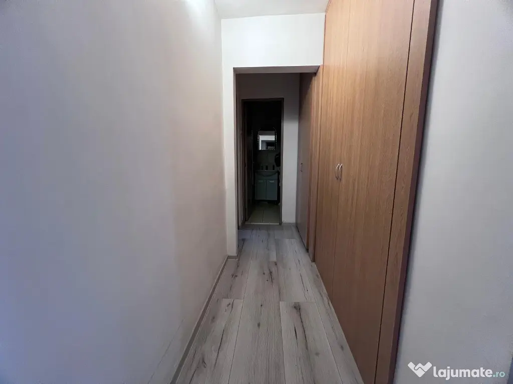 Apartament 4 camere,et 3, zona Liceul Auto - Deva