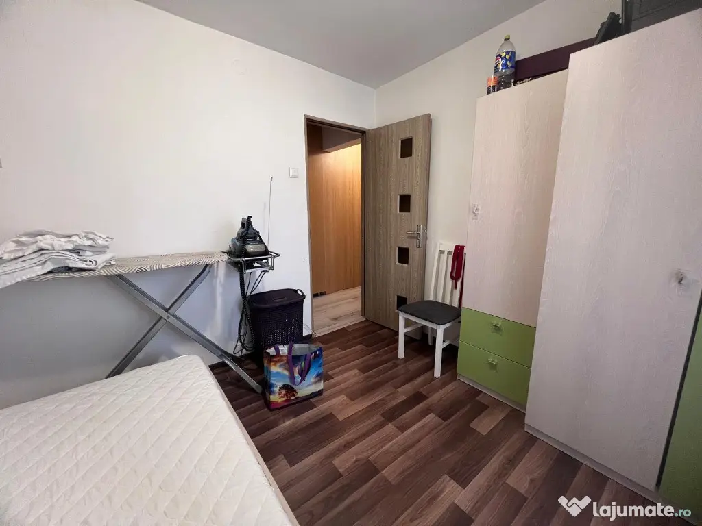 Apartament 4 camere,et 3, zona Liceul Auto - Deva