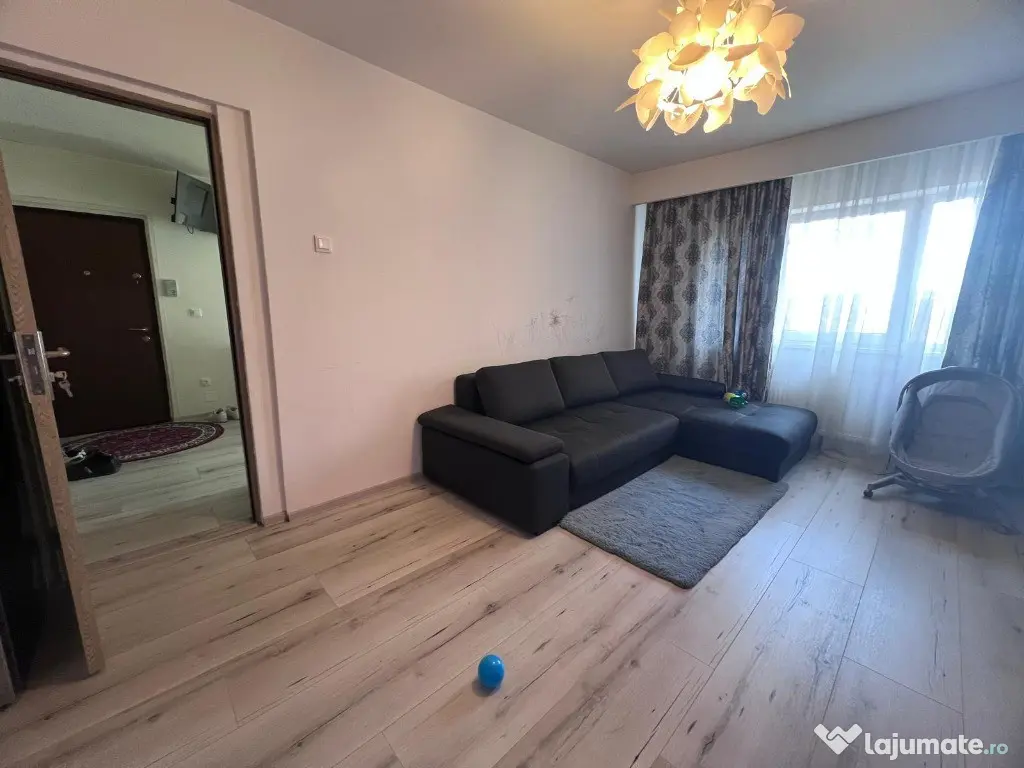 Apartament 4 camere,et 3, zona Liceul Auto - Deva