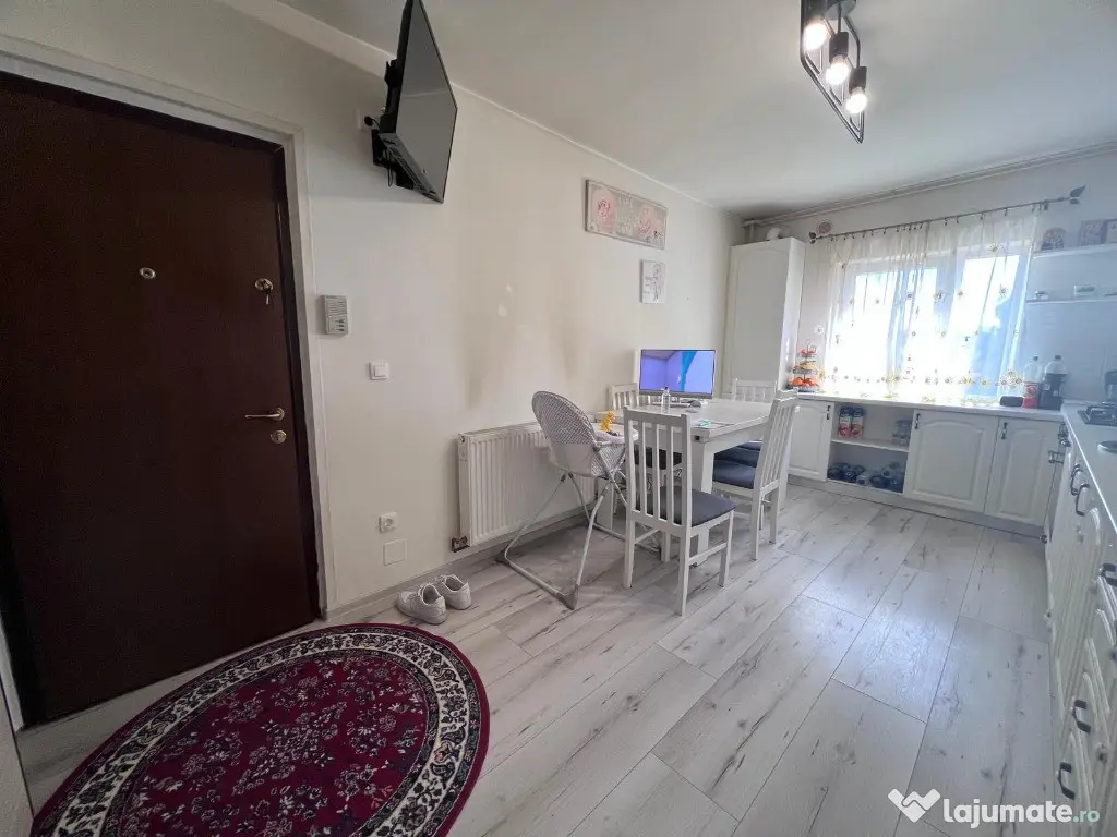 Apartament 4 camere,et 3, zona Liceul Auto - Deva