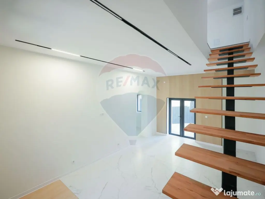 Apartament cu 4 camere de vânzare, ultracentral