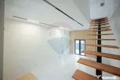 Apartament cu 4 camere de vânzare, ultracentral 