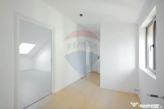 Apartament cu 4 camere de vânzare, ultracentral