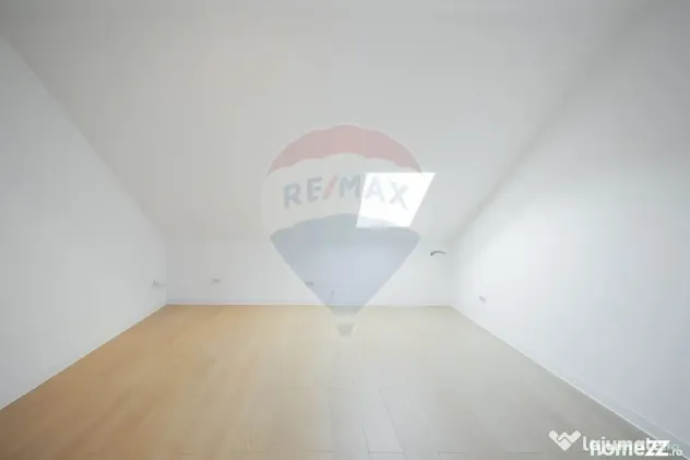 Apartament cu 4 camere de vânzare, ultracentral