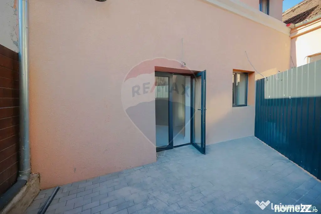 Apartament cu 4 camere de vânzare, ultracentral
