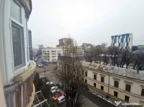 Inchiriez 2 camere in Piata Victoriei - proprietar