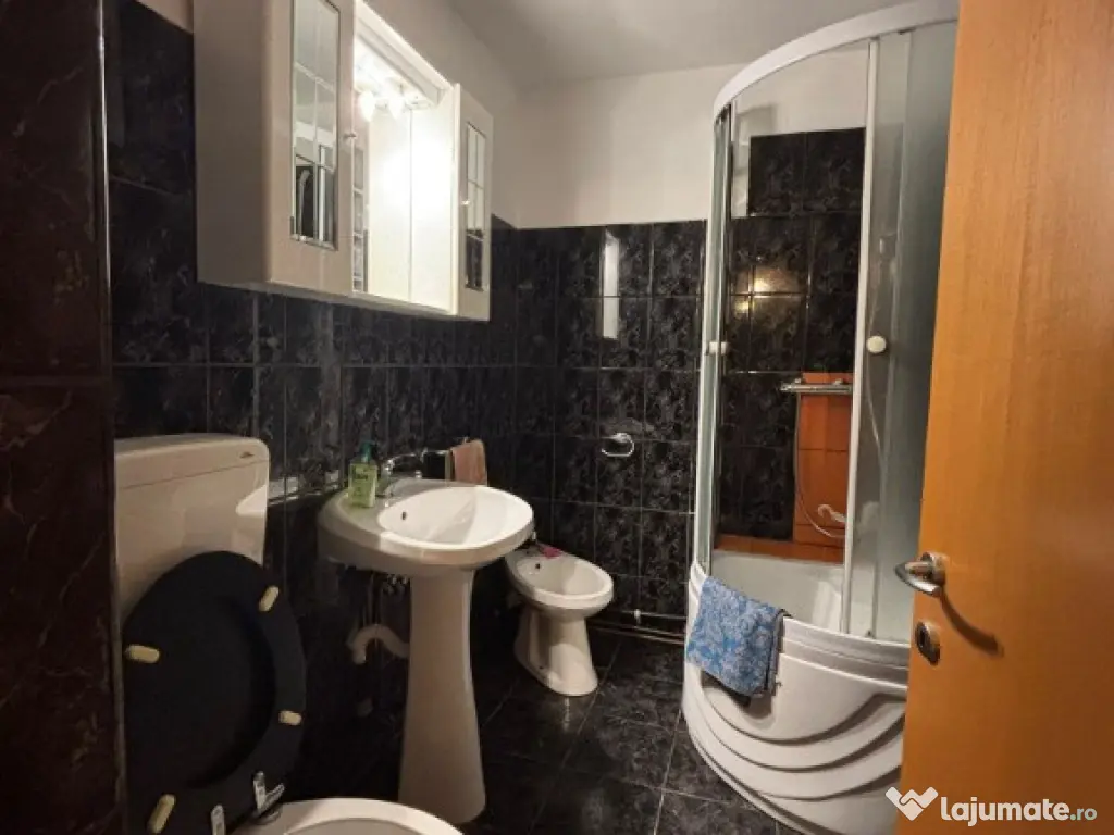 Ap. 3 cam decomandat, etajul 1, centrală termică, bloc 1986