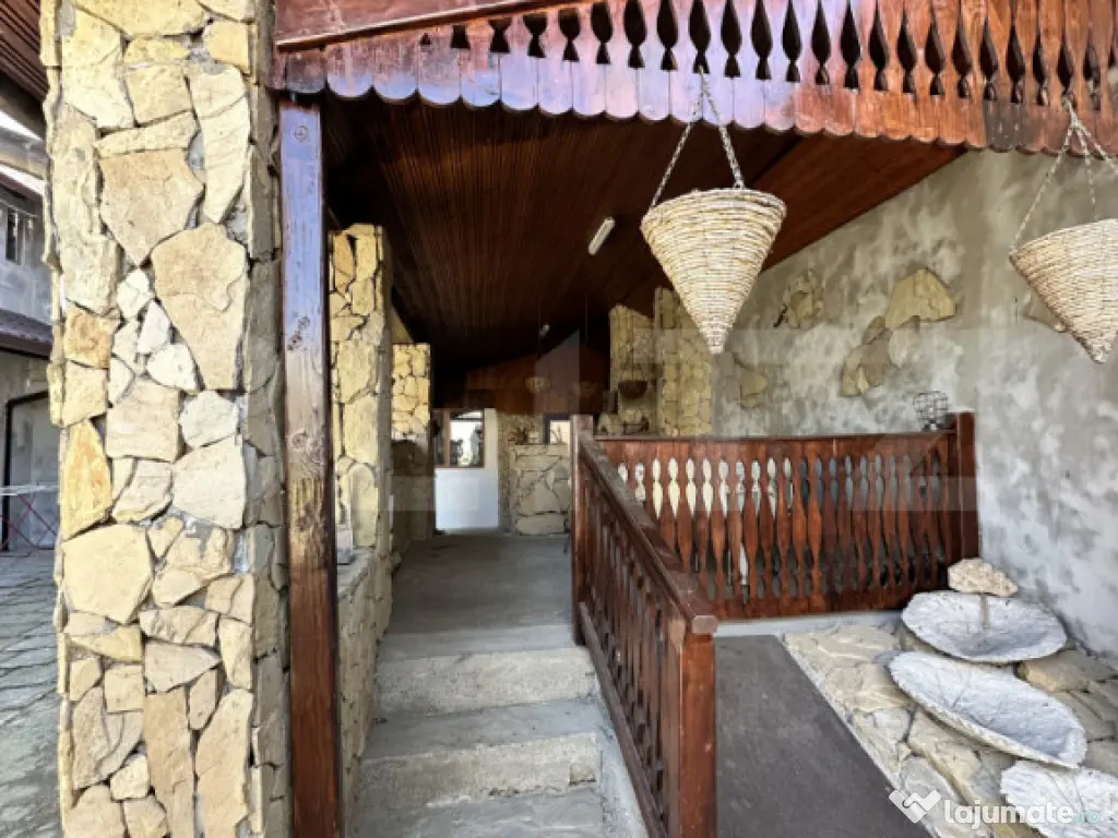 Casă spațioasă într-o zonă liniștită – curte amenaj