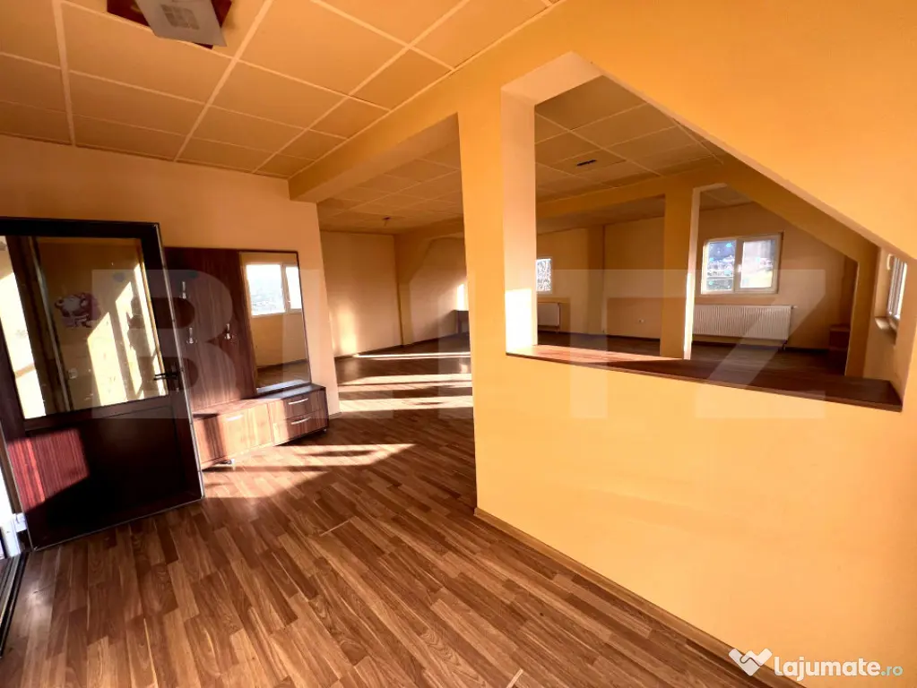 Casă de inchiriat 345mp utili, teren 1.342mp cu potential c