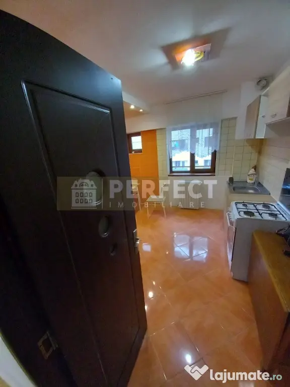 De INCHIRIAT Ap.3 camere DECOMANDAT str.Domnisori 430 euro